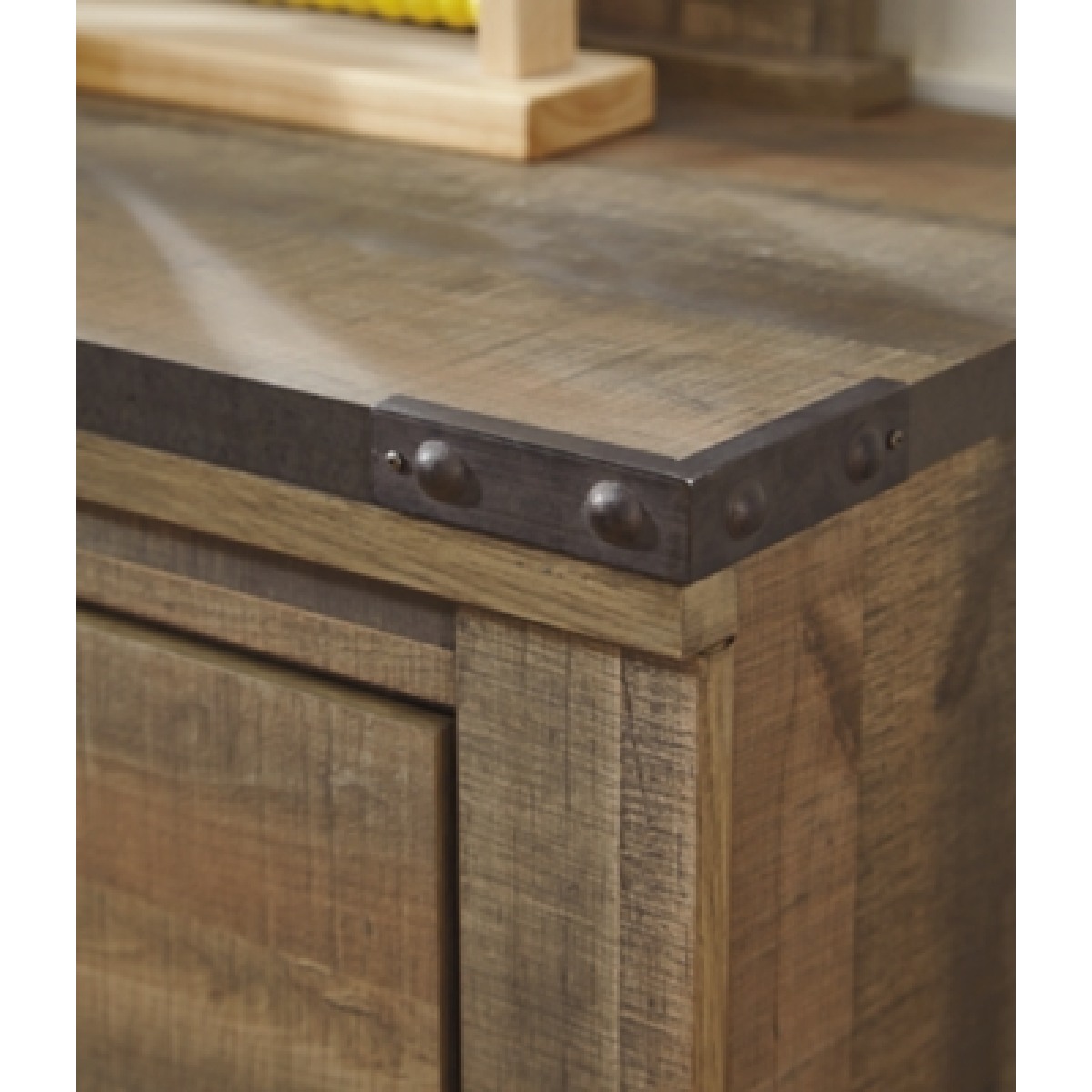 cb66a83394b712d9b6cf3dd0988fb4e9 Trinell Chest of Drawers - Image 4
